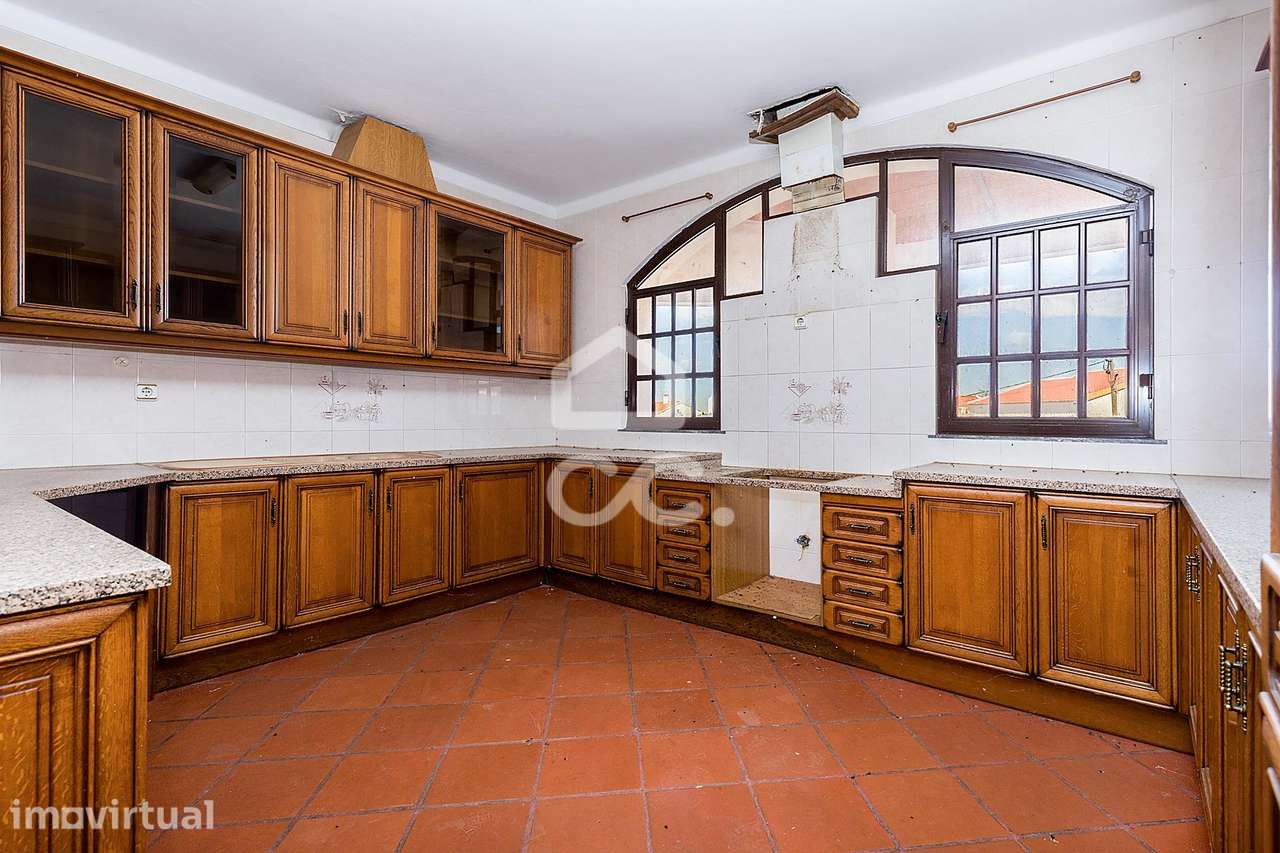 Moradia Bifamiliar de 1º Andar c/ Garagem e Aproveitamento de Sótão | - Grande imagem: 4/39