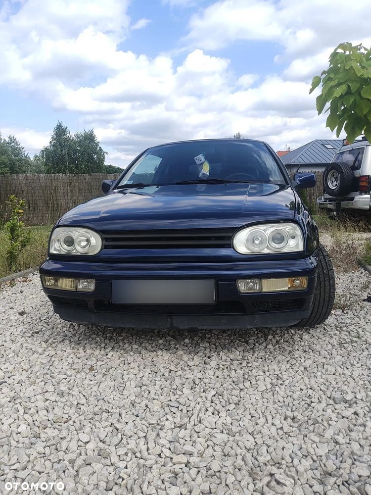 Volkswagen Golf - 1