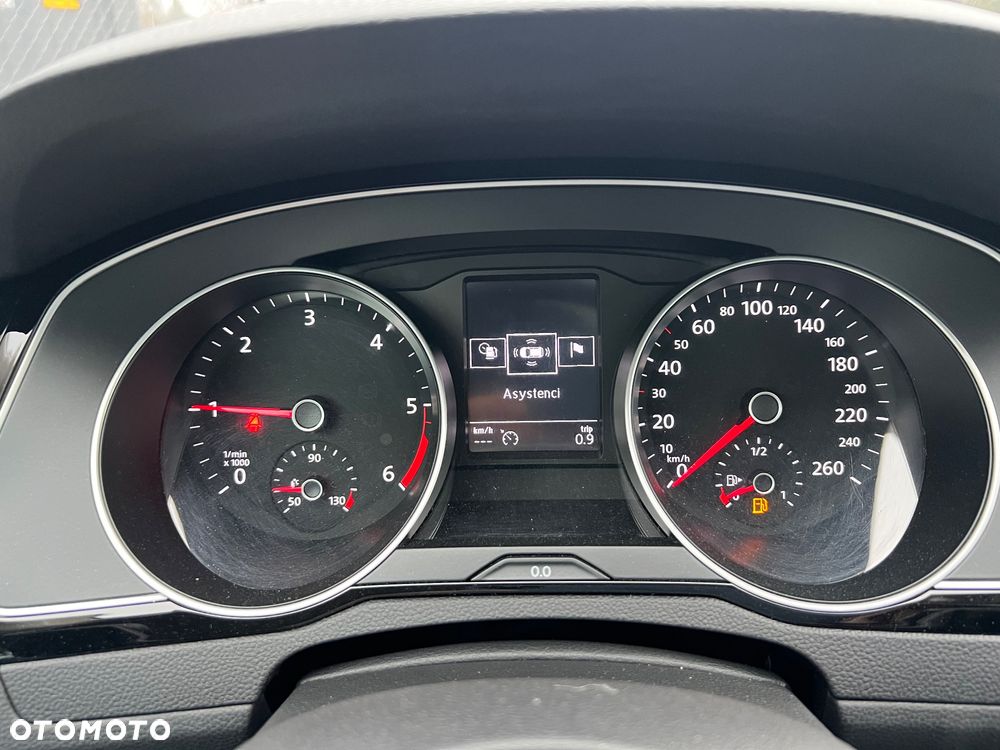 Volkswagen Passat - 18