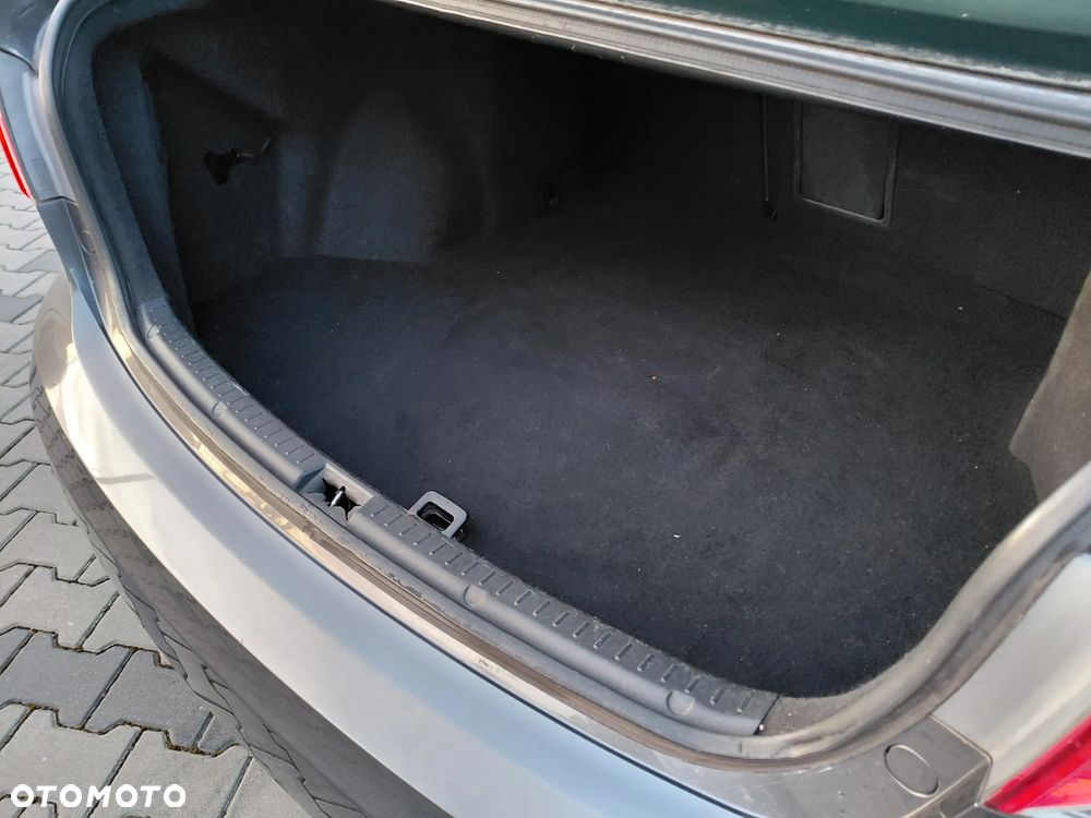 Toyota Avensis - 33