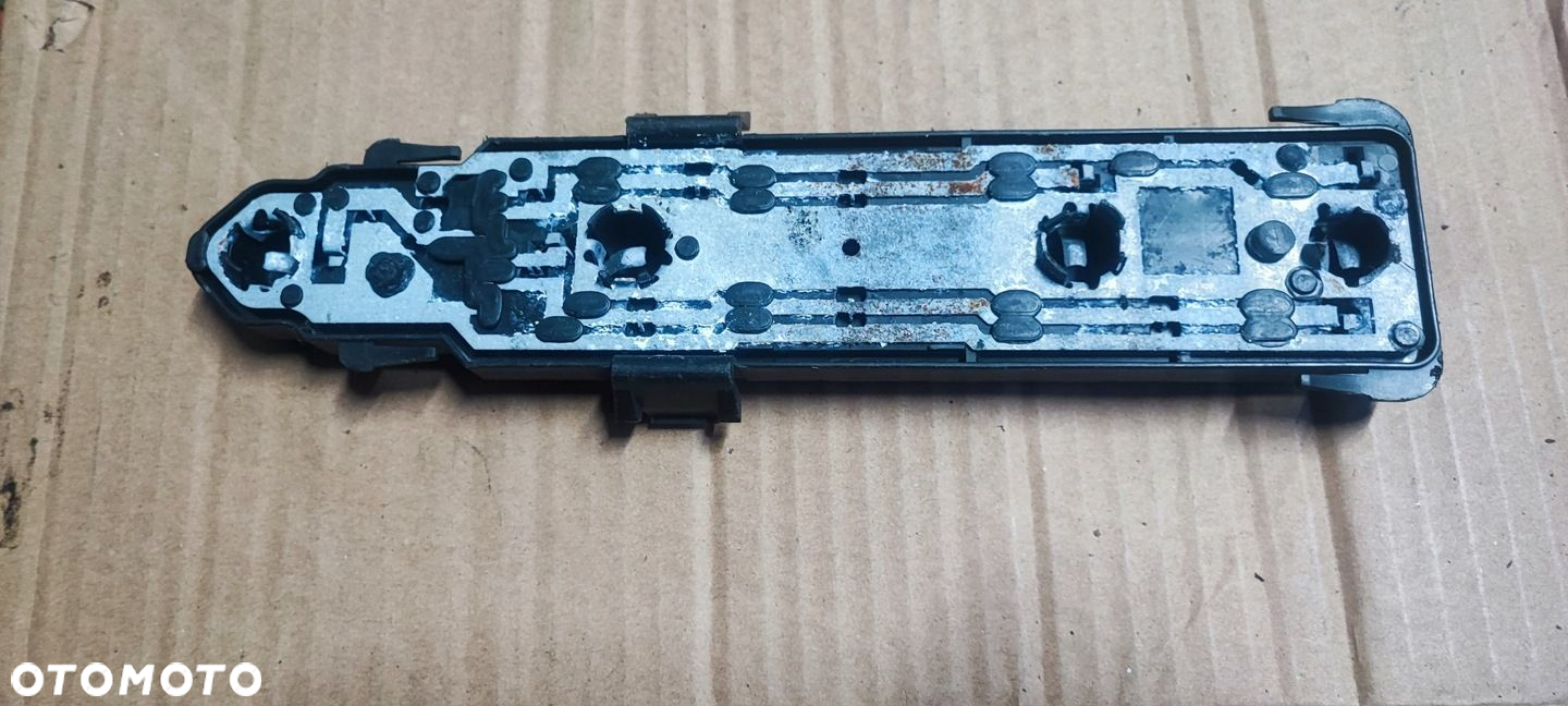 MERCEDES W203 KOMBI WKŁAD LAMPY LEWEJ TYŁ 15355900 - 2