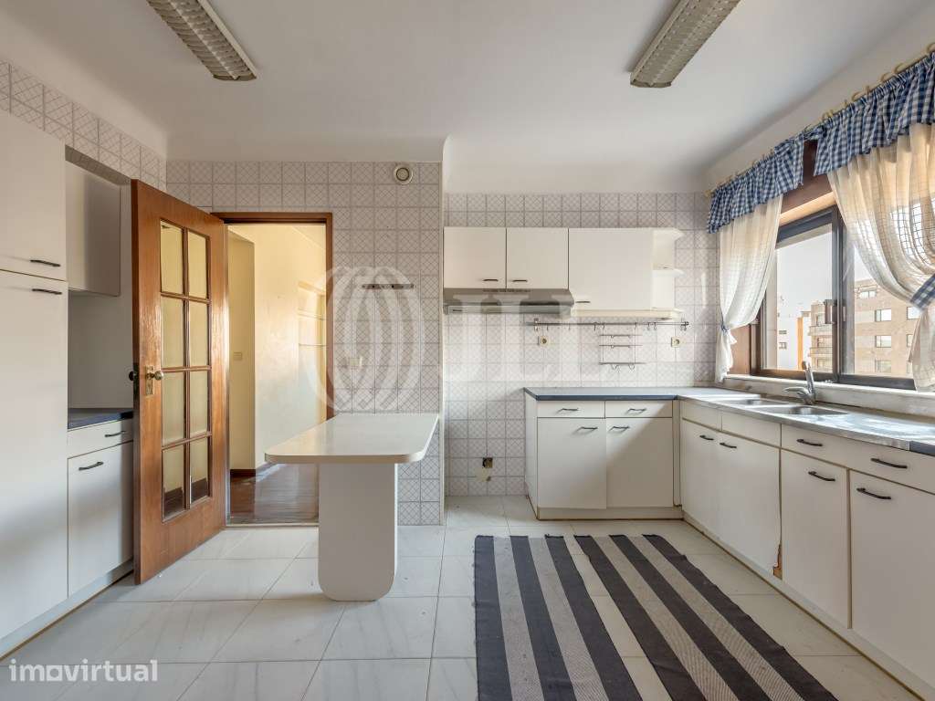 Apartamento T4, em condominio, no Pinheiro Manso - Grande imagem: 5/31