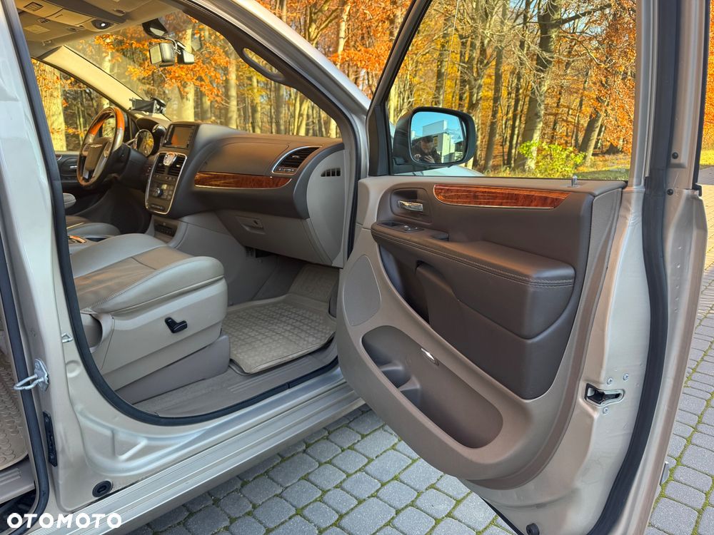 Chrysler Town & Country 3.6 Touring - 17
