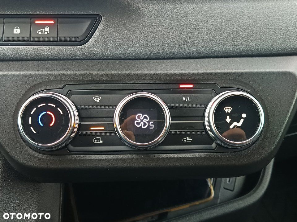 Nissan Interstar - 12