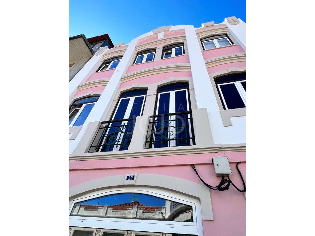 Potencial Investimento: Prédio Recuperado no Centro de Vila Franca ... - Grande imagem: 2/11