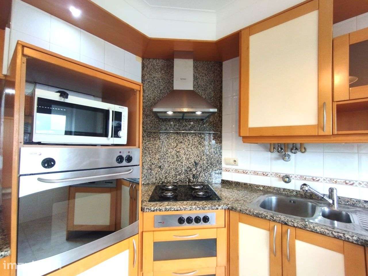 APARTAMENTO T3+1 com arrecadação e varanda! - Grande imagem: 5/25
