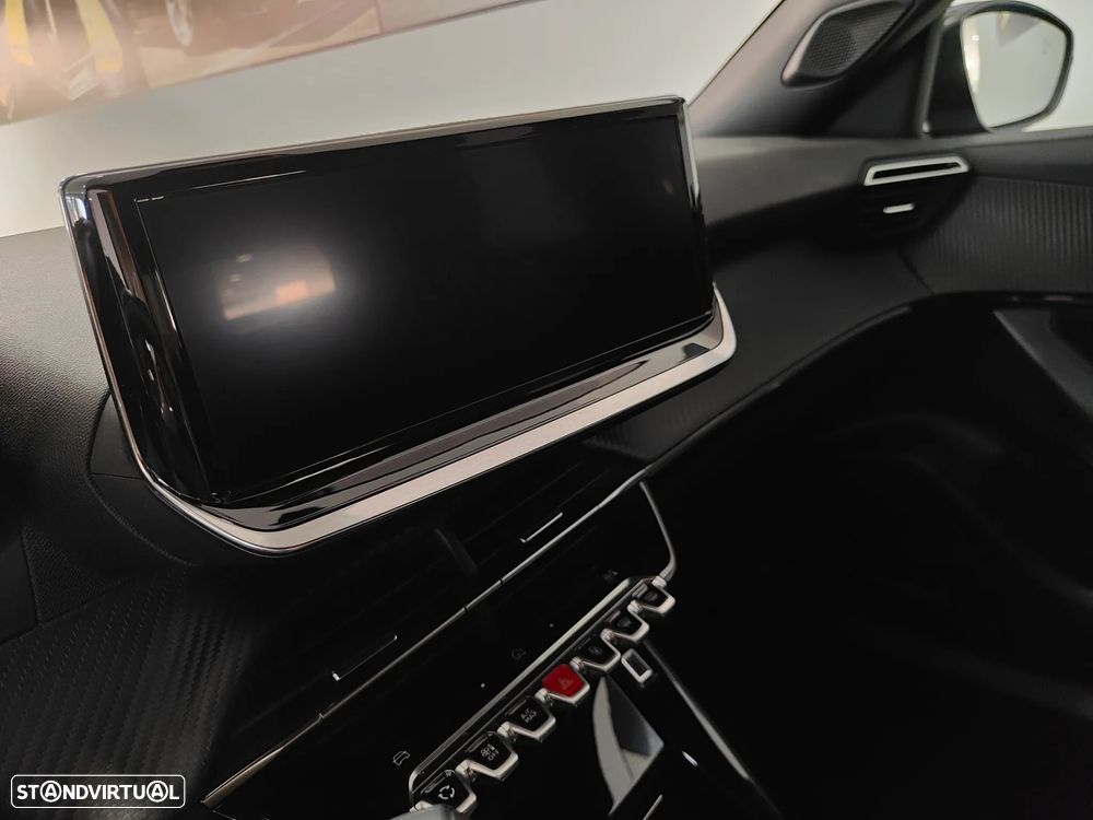 Peugeot 2008 1.2 PureTech Allure EAT8 - 48