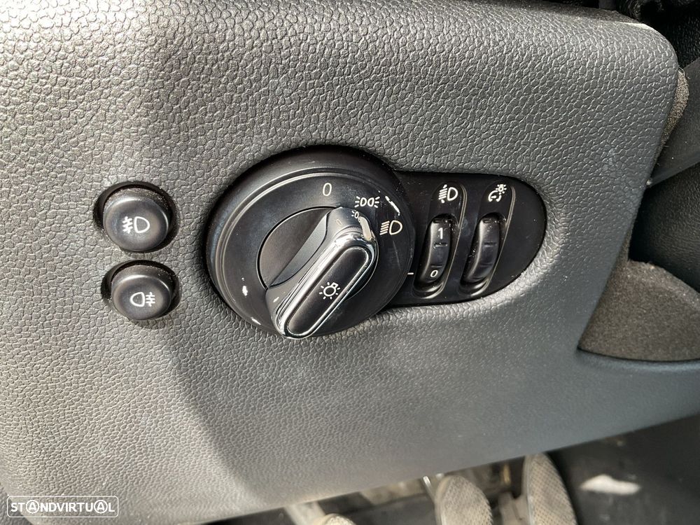 MINI 3 Portas One D - 19