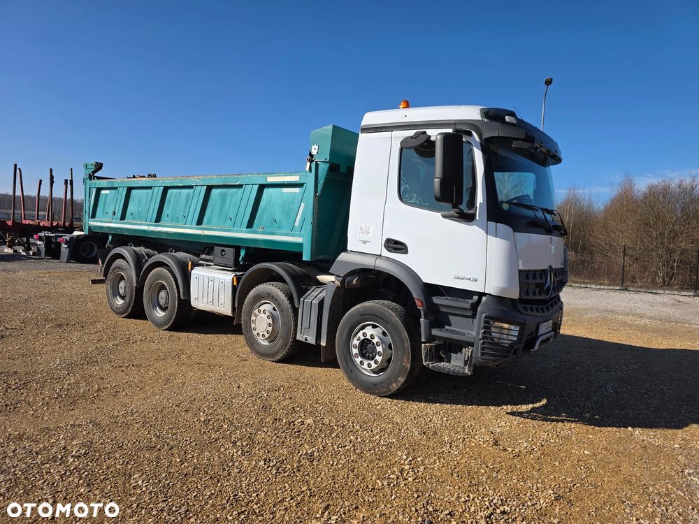 Mercedes-Benz Arocs 3243 - 1