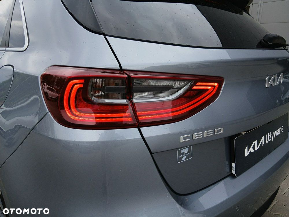 Kia Ceed - 10