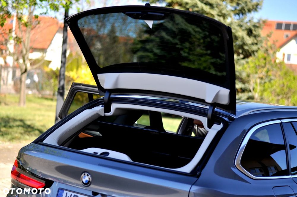 BMW Seria 5 520i - 34
