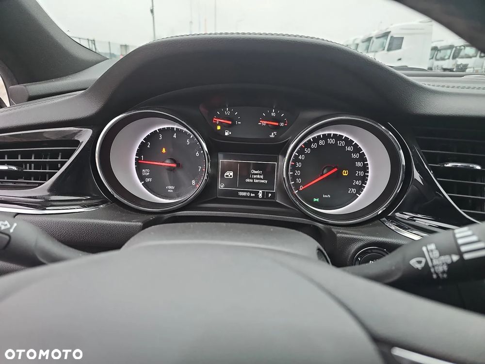 Opel Insignia 1.5 T Innovation S&S - 15