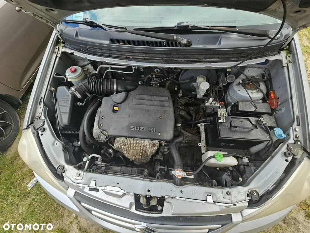 Suzuki Liana 1.6 - 8