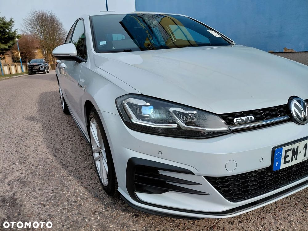 Volkswagen Golf - 12