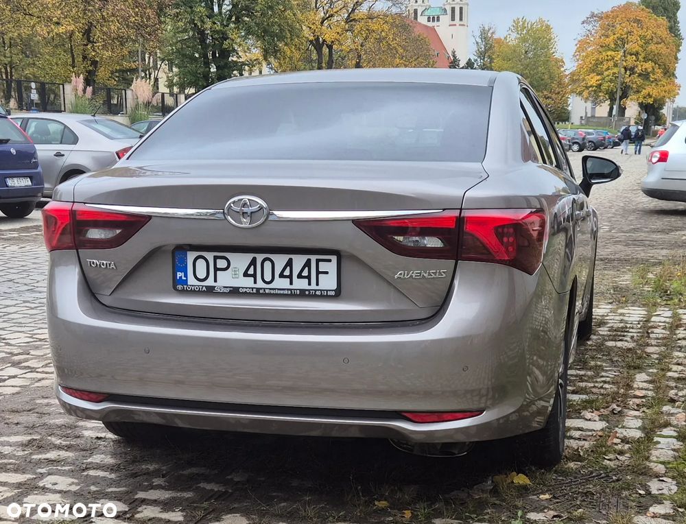 Toyota Avensis 1.8 Premium - 5