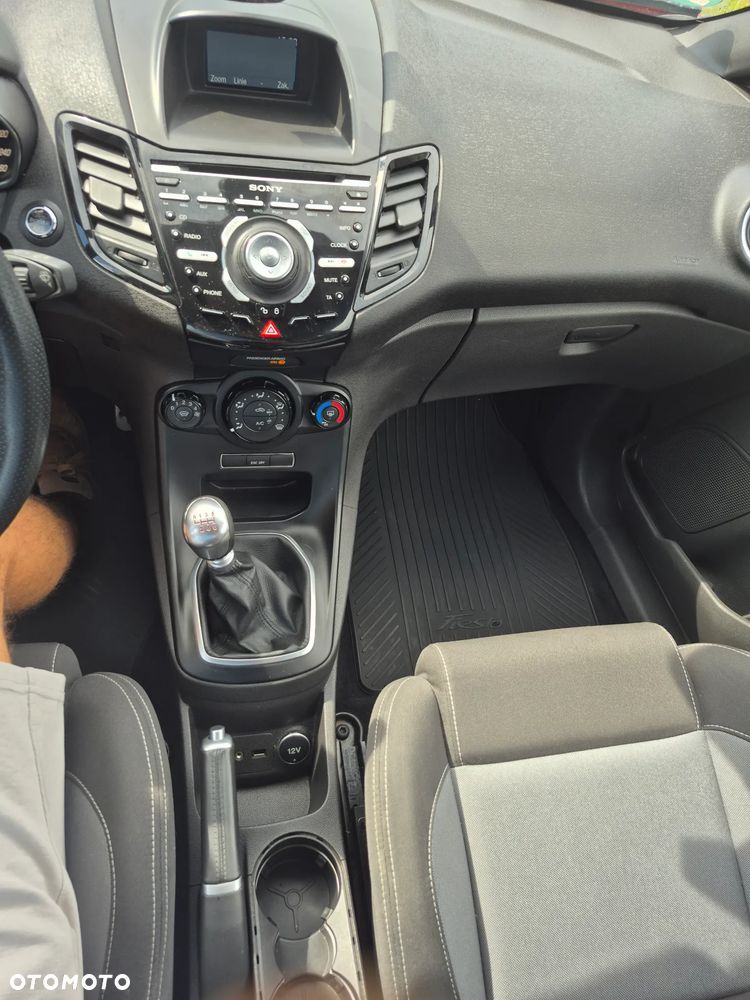Ford Fiesta 1.6 EcoBoost ST - 17