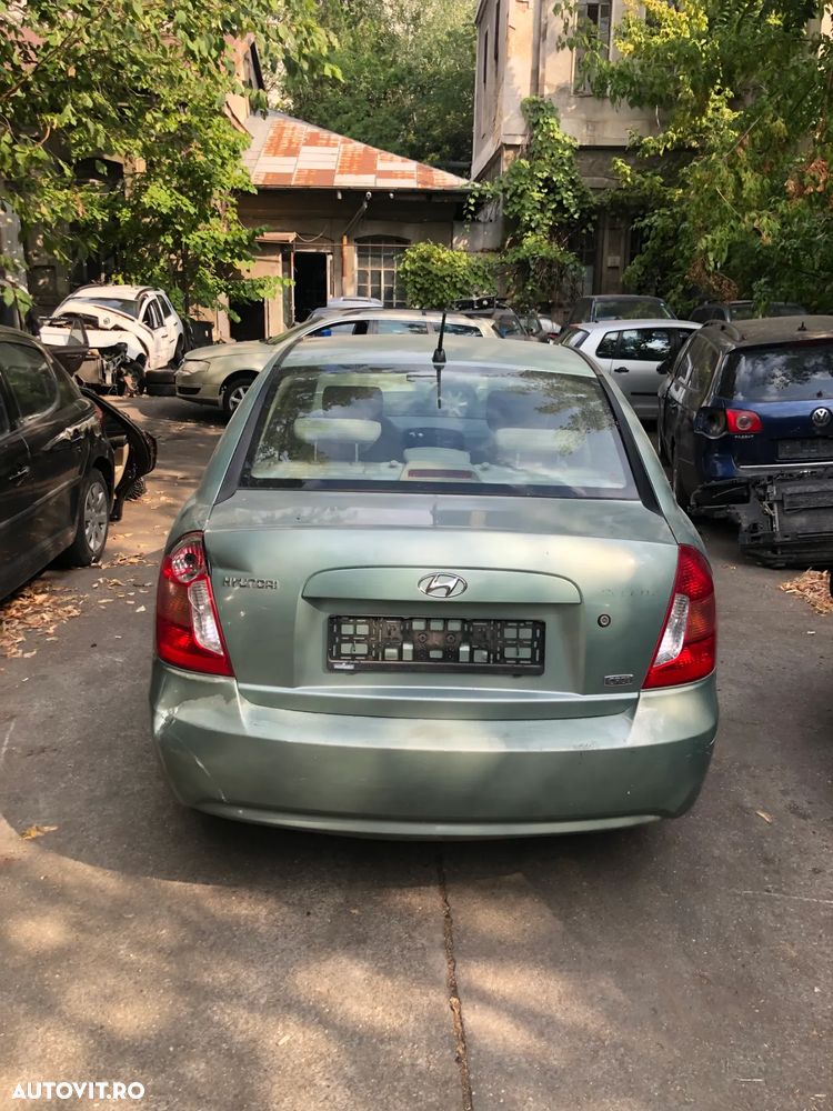 Dezmembrez Hyundai Accent 3 verde 2007 1,5 CRDI - 11