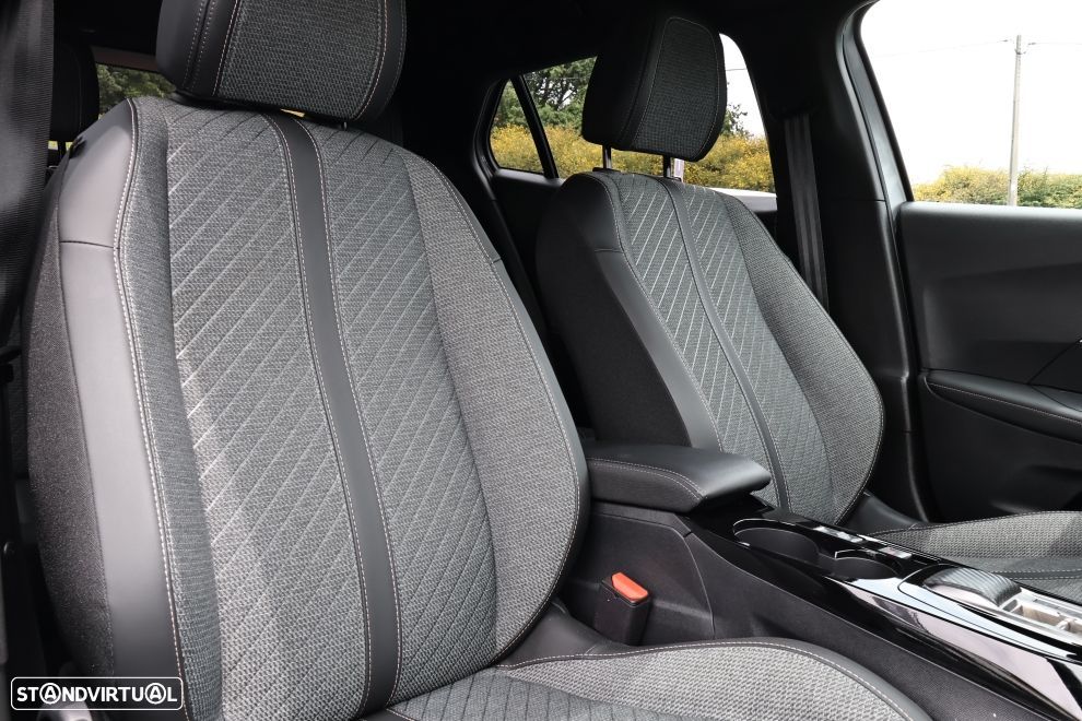 Peugeot 2008 1.2 Hybrid Allure e-DCS6 - 13