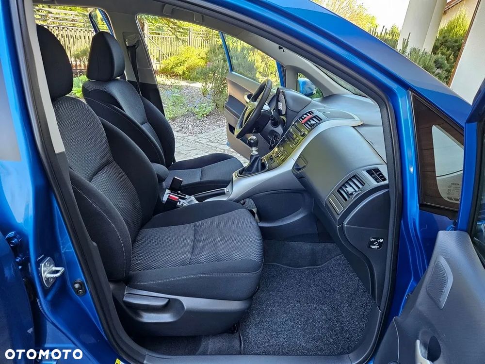 Toyota Auris - 12