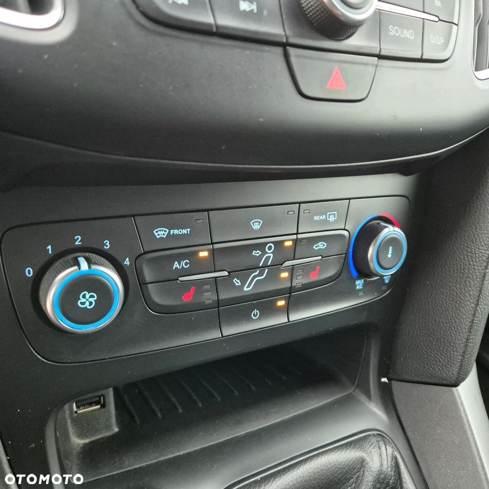 Ford Focus 1.5 TDCi SYNC Edition - 14