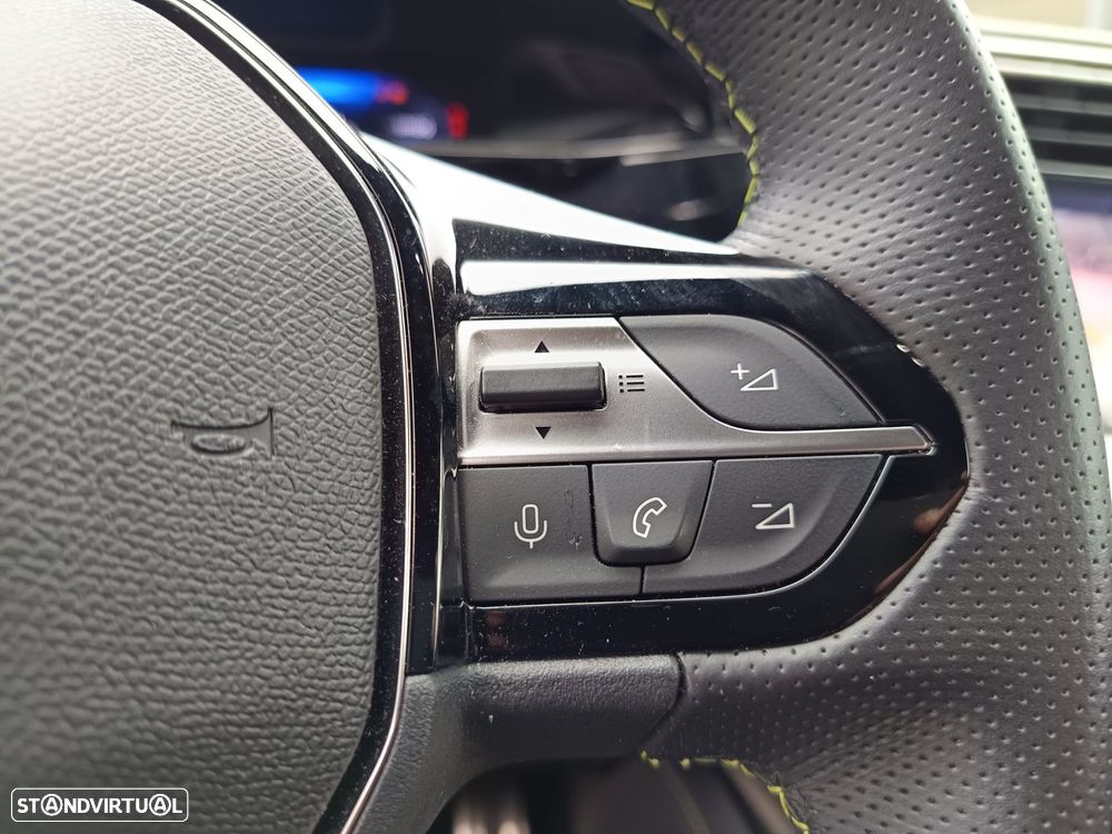 Peugeot 408 180 e-EAT8 GT - 15