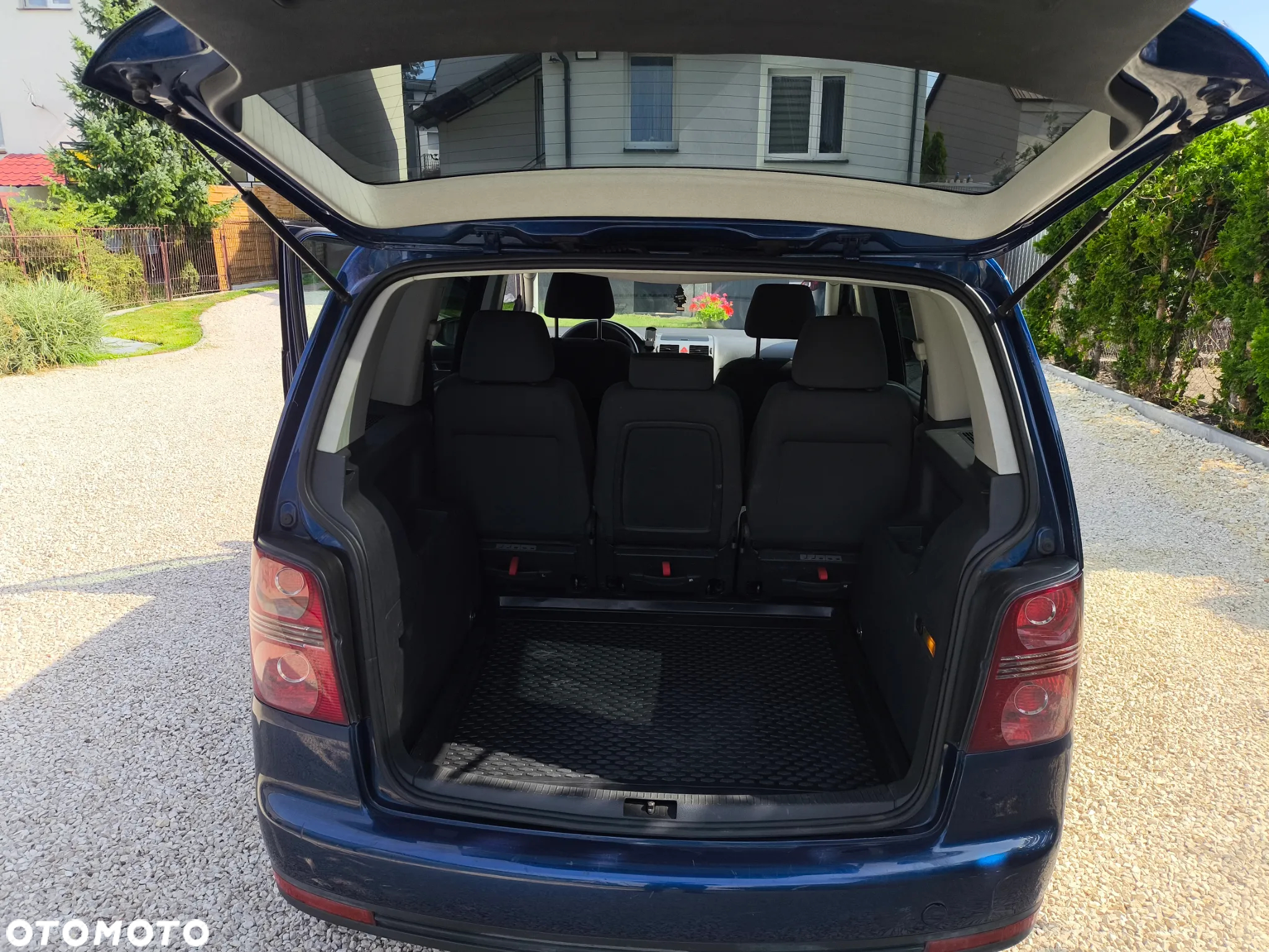 Volkswagen Touran - 17
