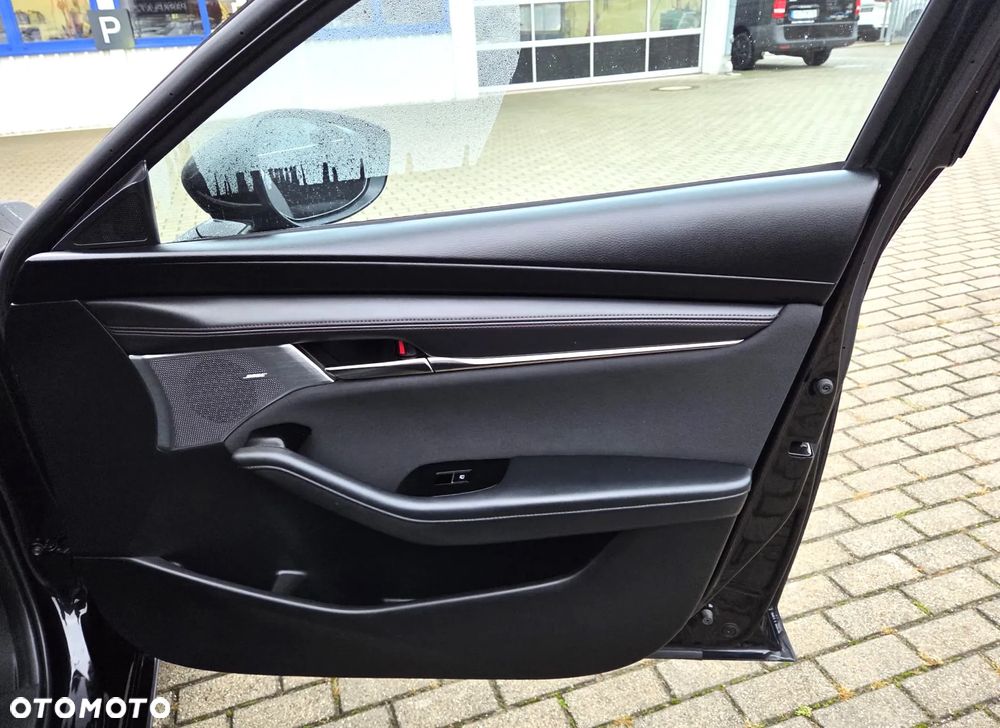 Mazda 3 2.0 mHEV Hikari - 38