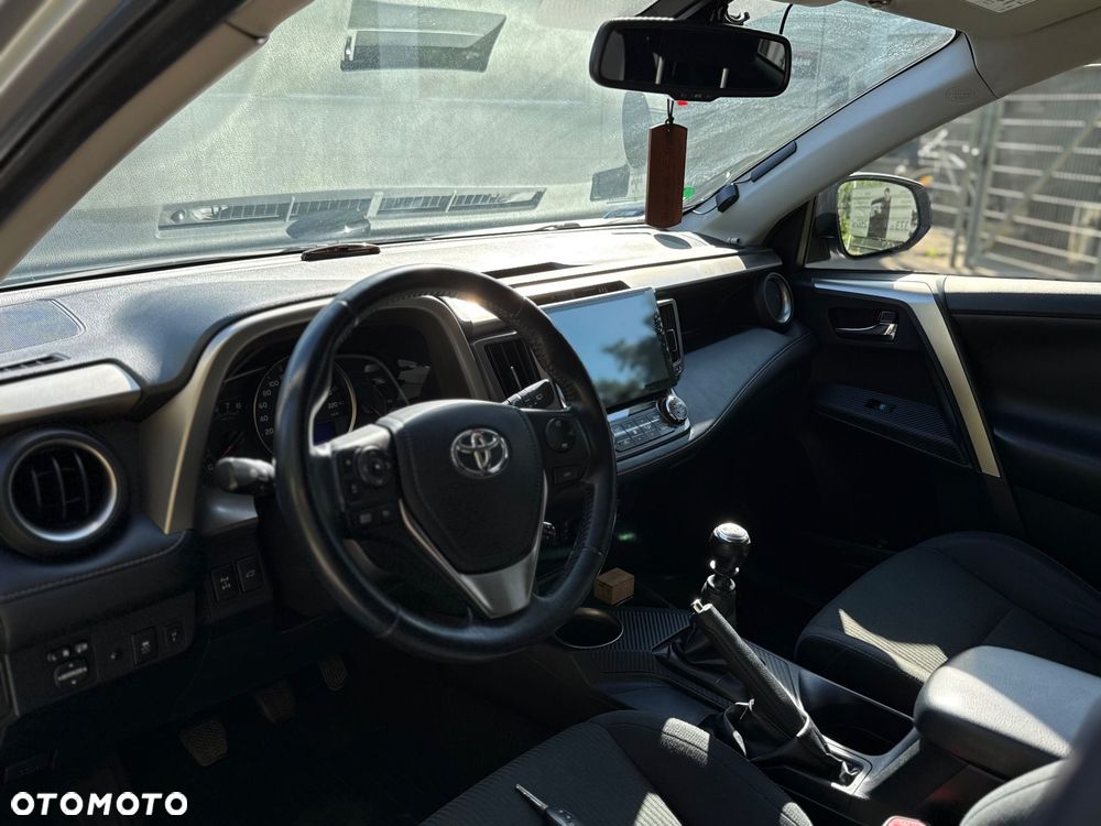 Toyota RAV4 - 18