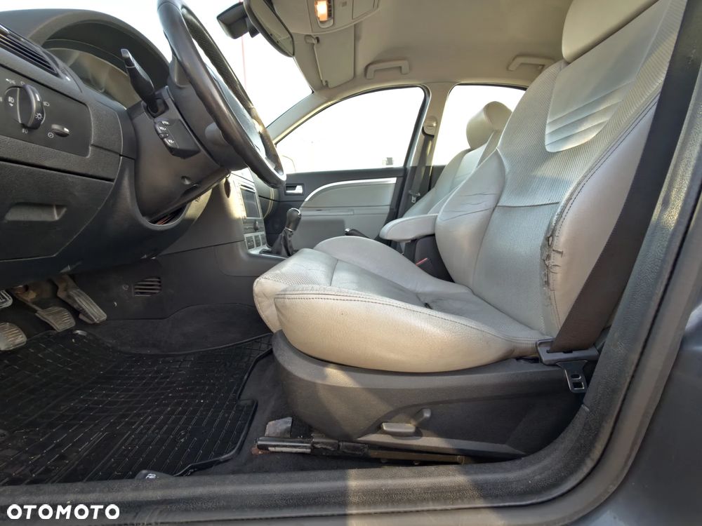 Ford Mondeo V6 ST 220 - 32