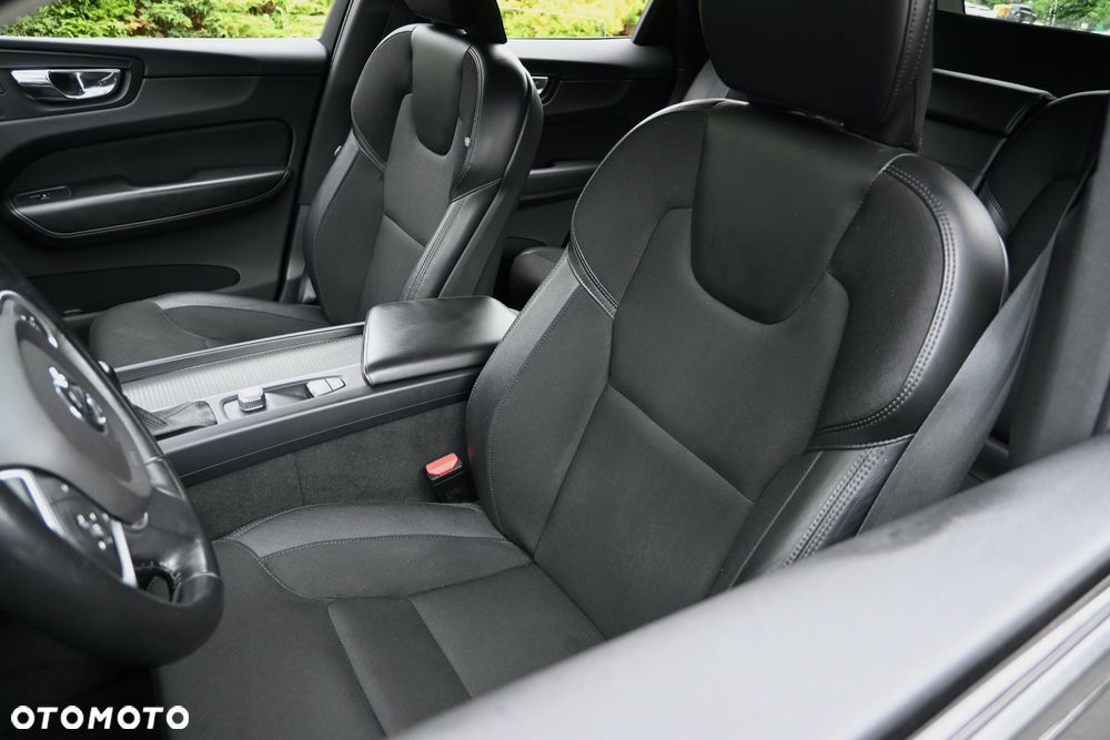 Volvo XC 60 D4 Geartronic Momentum Pro - 27