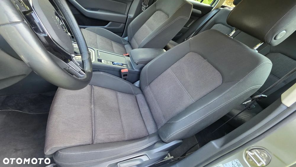 Volkswagen Passat - 7