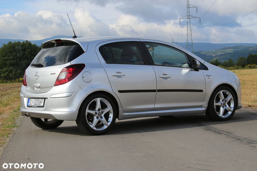 Opel Corsa 1.6T GSI - 17