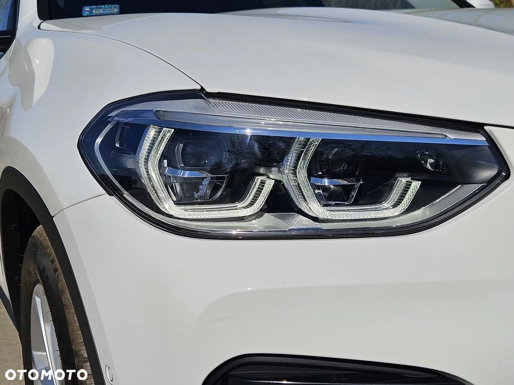 BMW X3 xDrive20d Advantage - 10