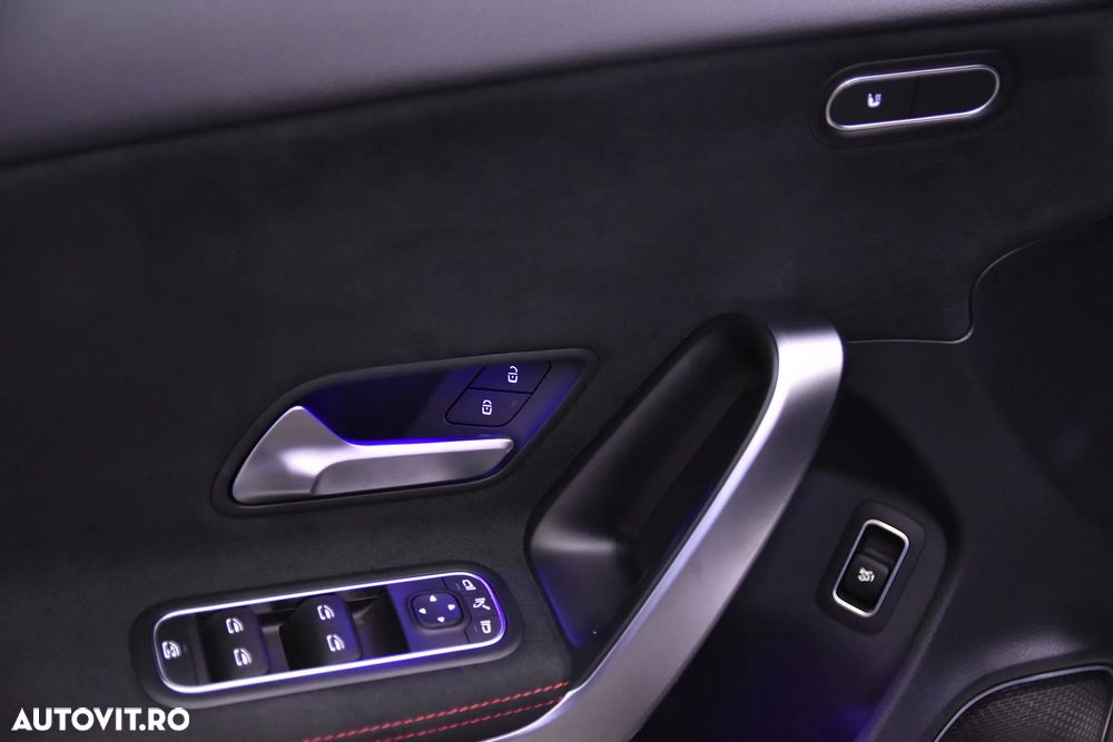 Mercedes-Benz A 200 Sedan 7G-DCT AMG Line - 16