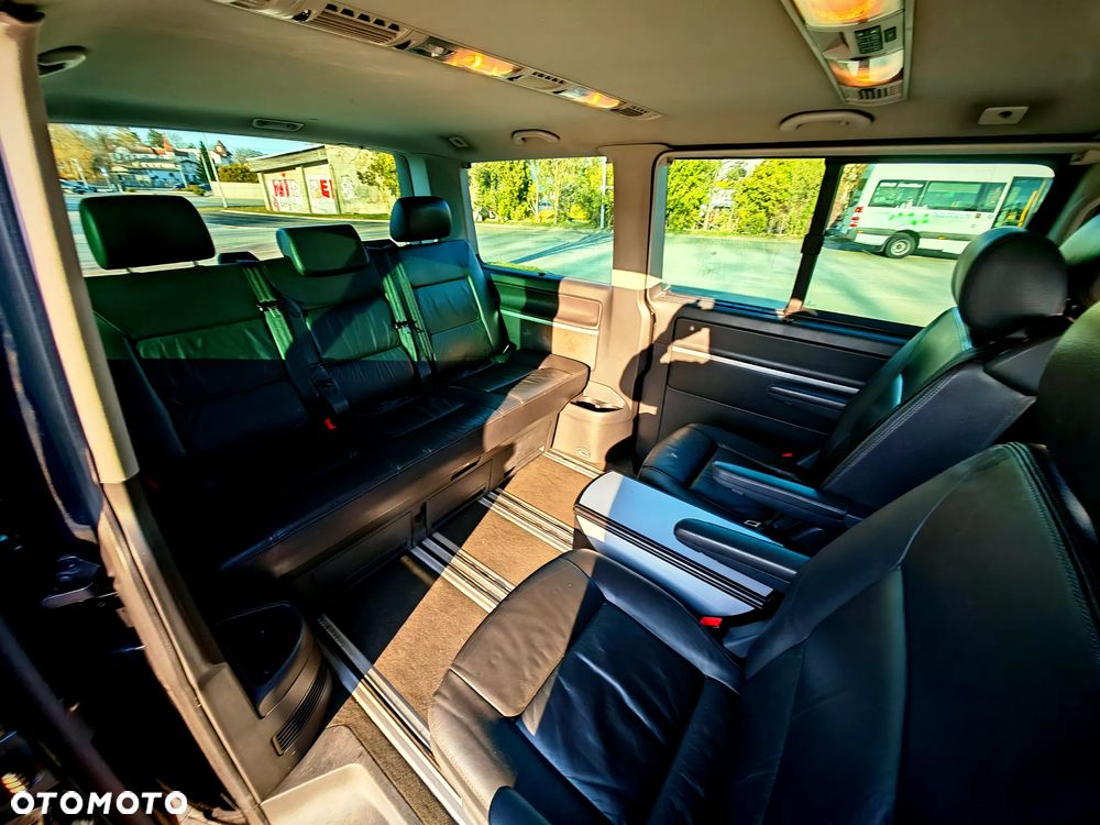 Volkswagen Multivan - 11