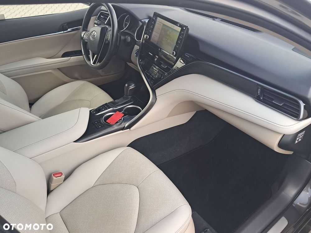 Toyota Camry 2.5 Hybrid Executive CVT - 10