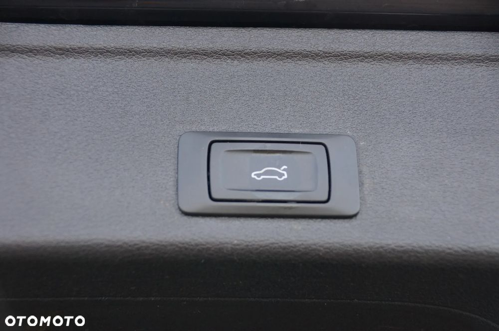 Audi A4 Avant 2.0 TDI S tronic - 36