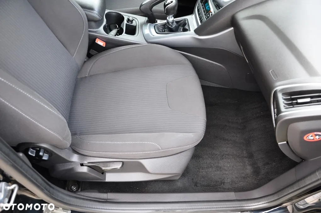 Ford Focus 1.6 EcoBoost Titanium - 29