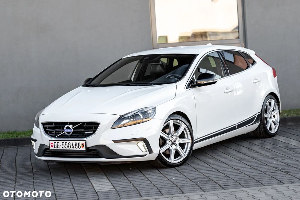 Volvo V40 T4 R Design - 6