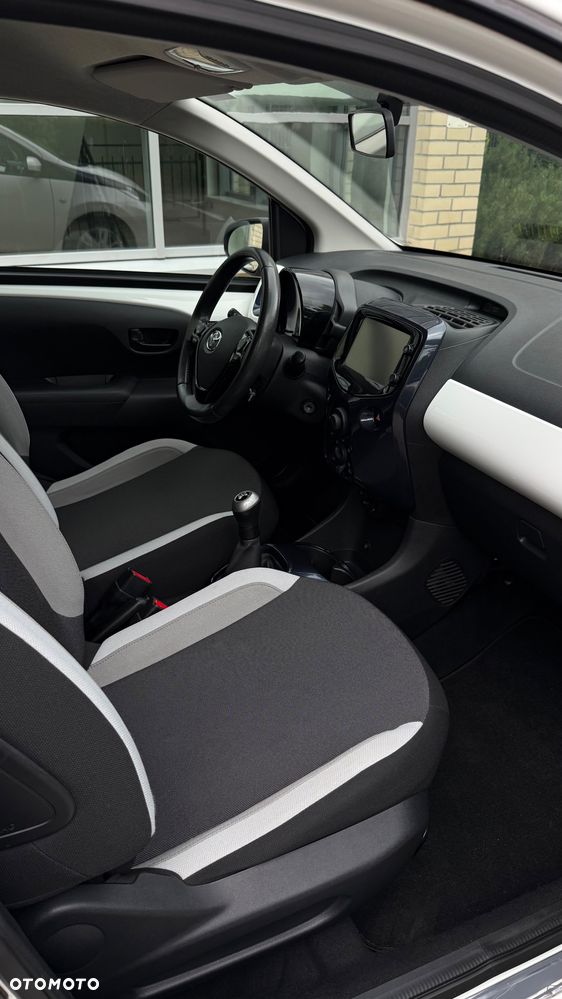 Toyota Aygo x-clusive Style Selection - 26