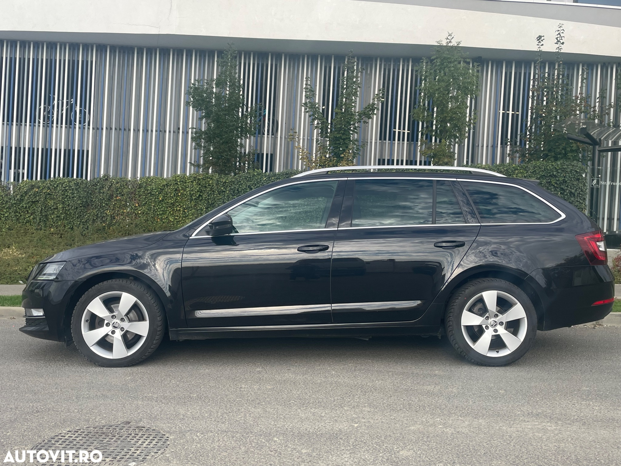 Skoda Octavia 2.0 TDI DSG Premium Edition - 4