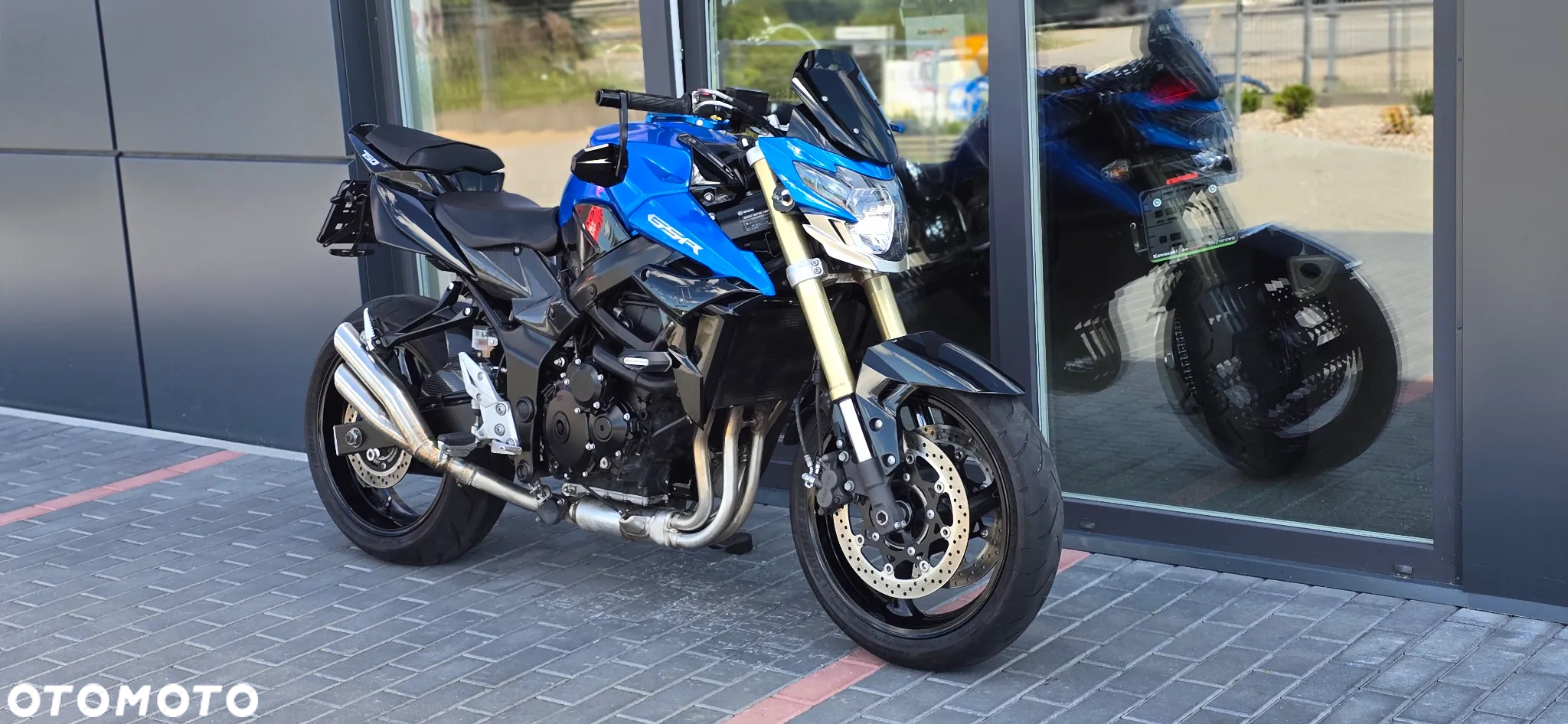 Suzuki GSR - 6
