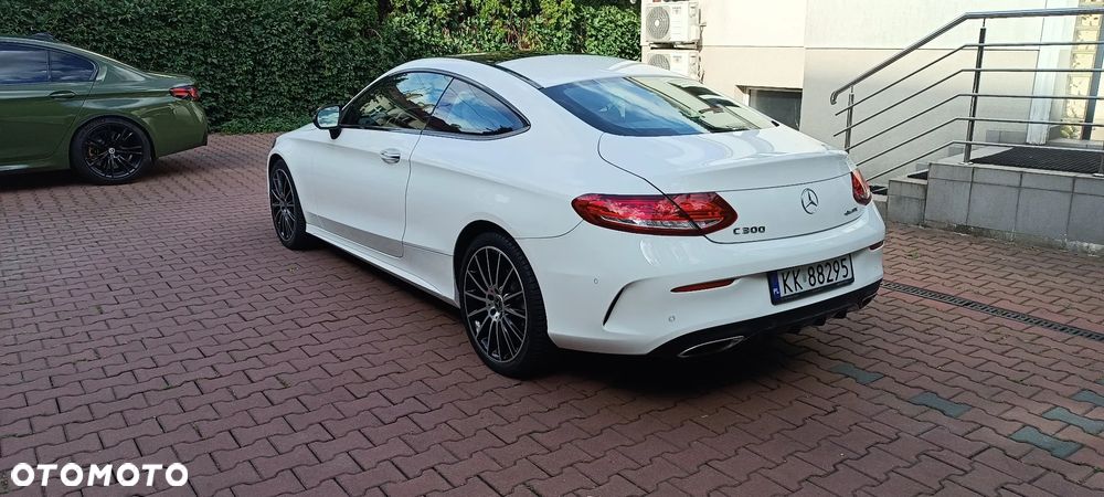 Mercedes-Benz Klasa C 300 9G-TRONIC - 8