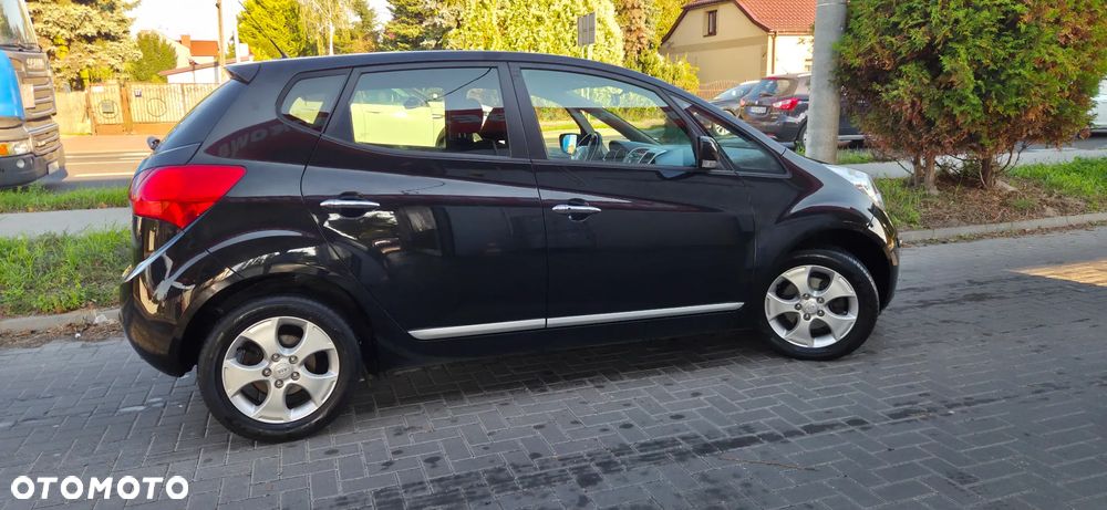 Kia Venga 1.6 CRDi 128 Dream Team Edition - 19