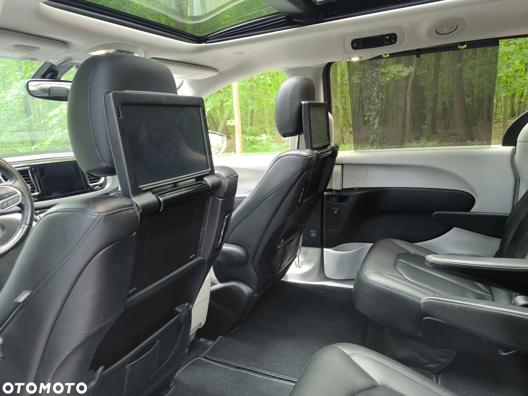 Chrysler Pacifica - 17