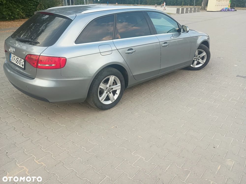 Audi A4 Avant - 11