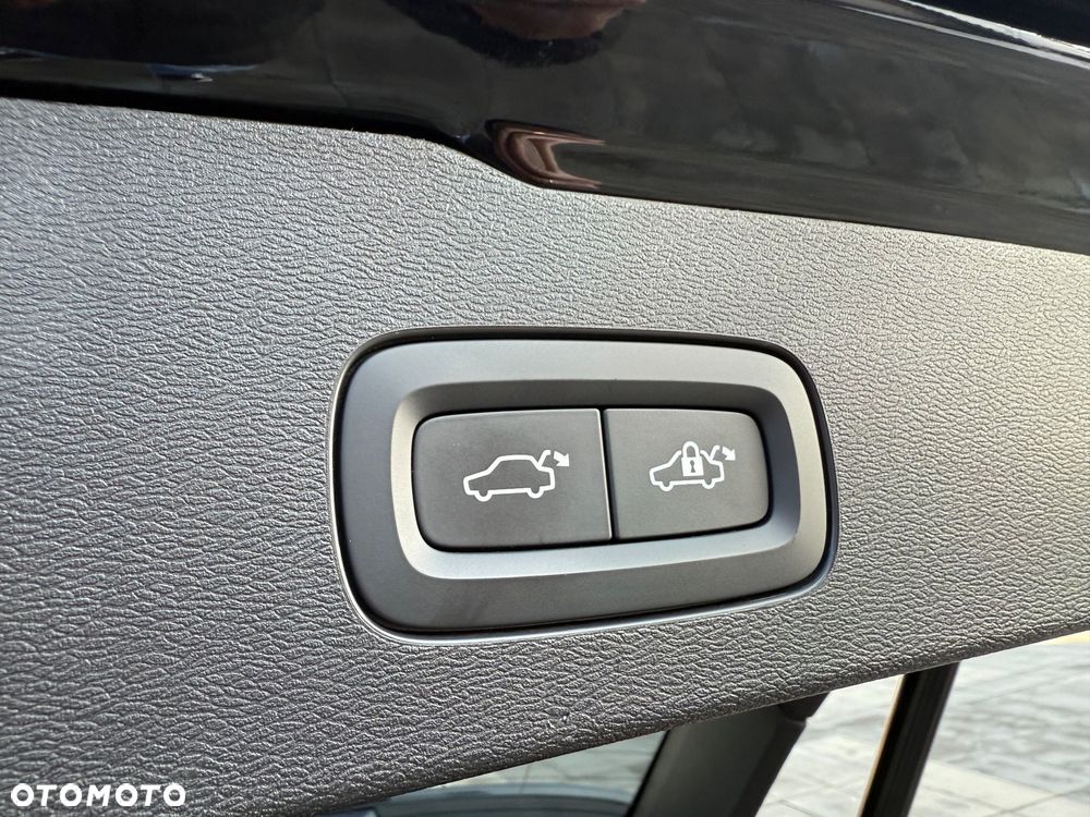 Volvo V60 T6 AWD Plug-In Hybrid Plus Dark - 30