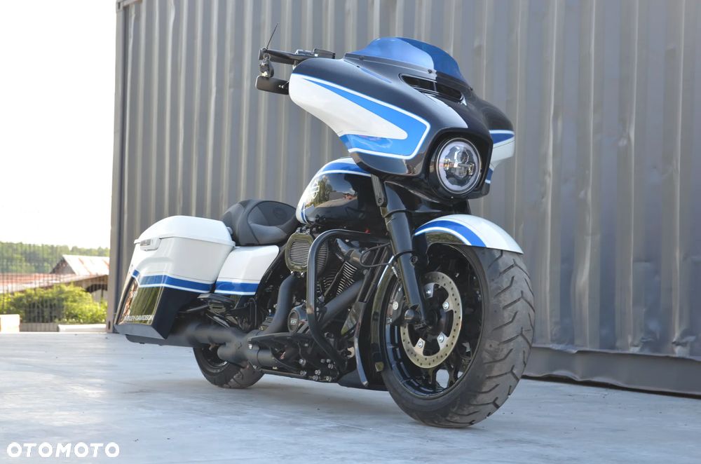 Harley-Davidson Touring Street Glide - 19