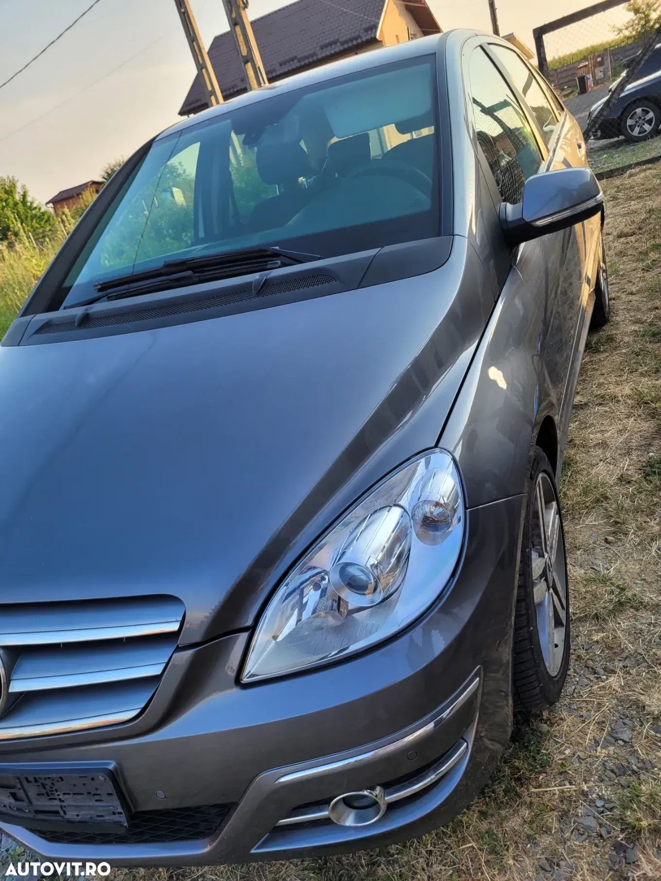Mercedes-Benz B - 1