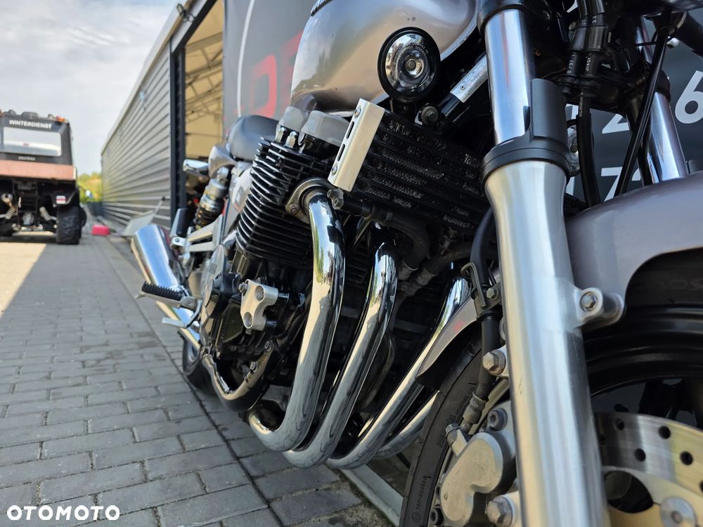Yamaha XJR - 27